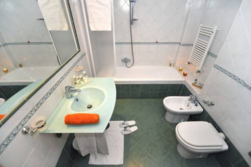 Imagen de la habitación del Hotel Estense, Modena. Foto 4