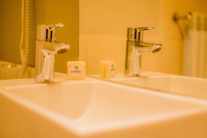 Imagen de la habitación del Hotel Estepa. Foto 19