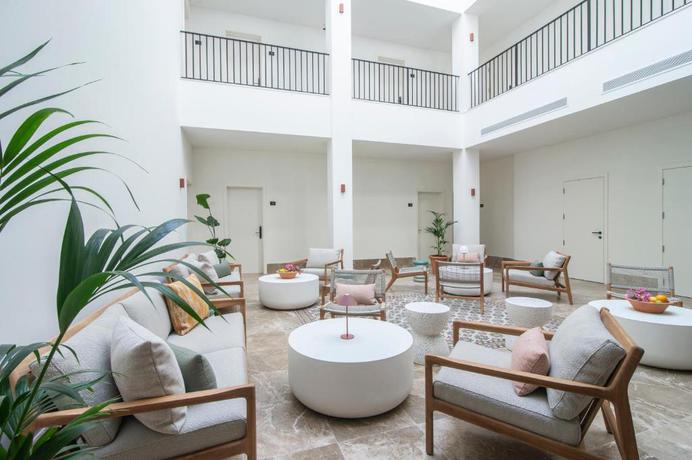 Imagen de los interiores del Hotel Estepona Patio. Foto 8