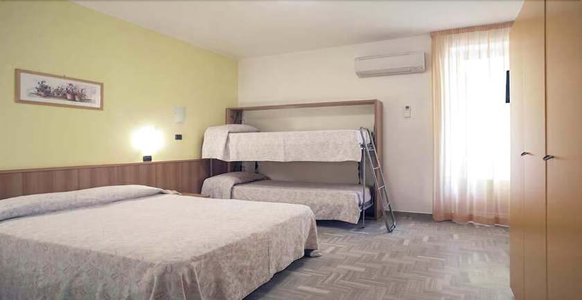 Imagen de la habitación del Hotel Ester Safer. Foto 9