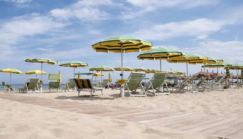Imagen de los exteriores del Hotel Ester Safer. Foto 12