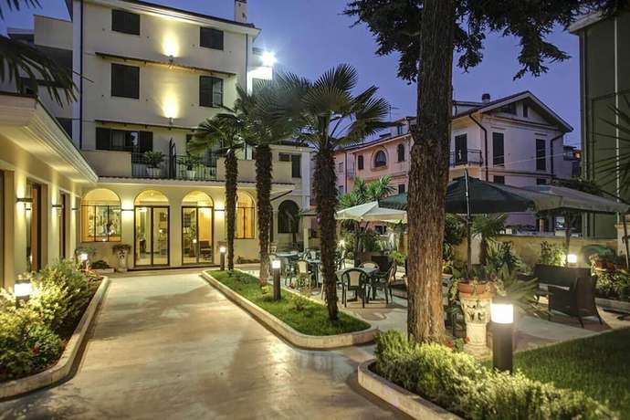 Imagen general del Hotel Ester Safer. Foto 1
