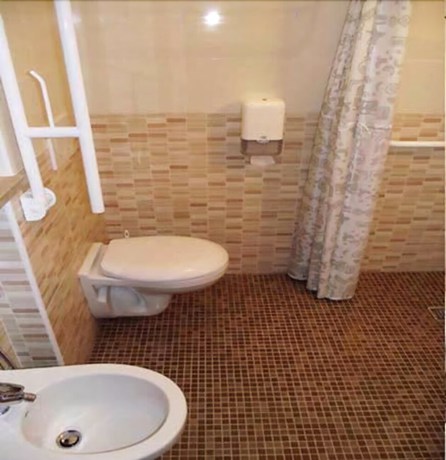 Imagen de la habitación del Hotel Ester Safer. Foto 11