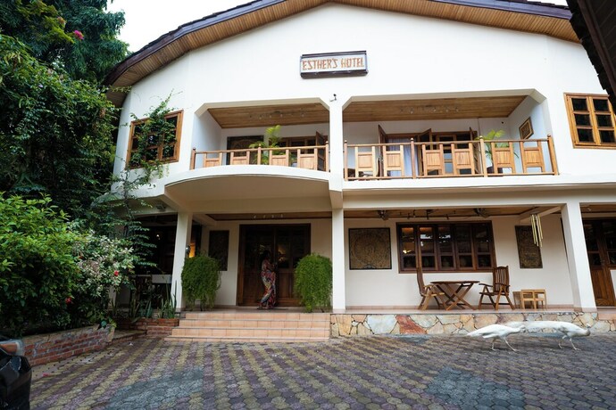 Imagen general del Hotel Esther\'s. Foto 6