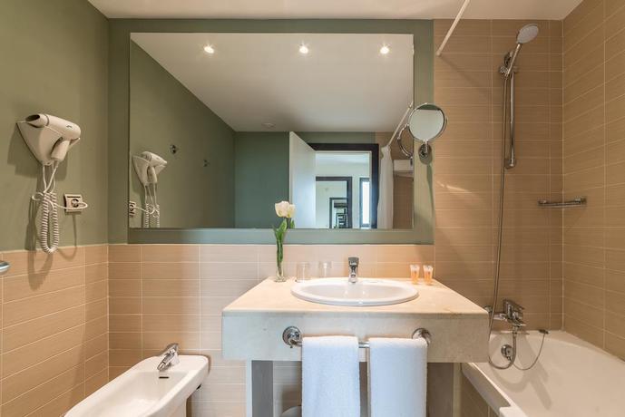 Imagen de la habitación del Hotel Estival Isla Cristina. Foto 3