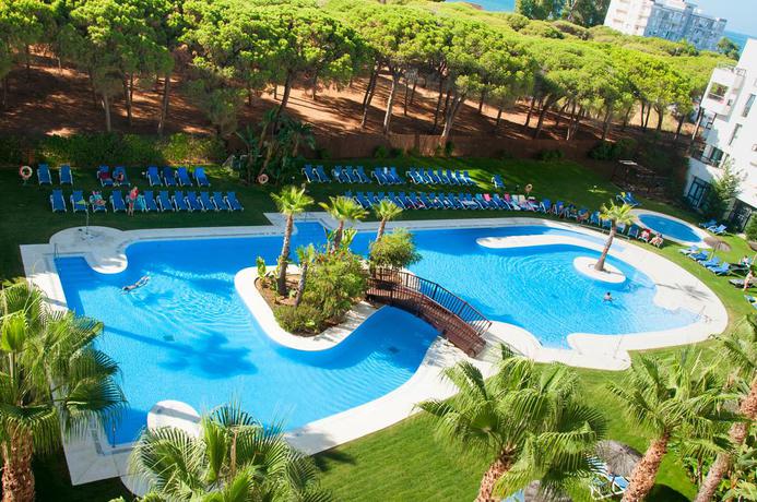 Imagen de la piscina del Hotel Estival Isla Cristina. Foto 14