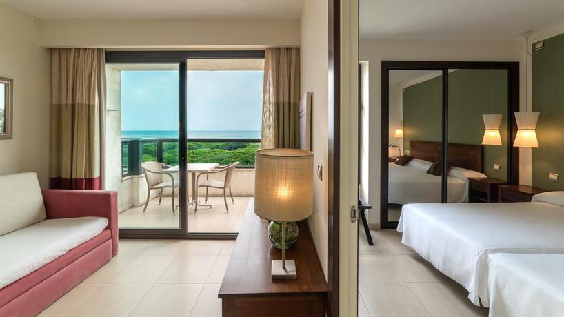 Imagen de la habitación del Hotel Estival Isla Cristina. Foto 6