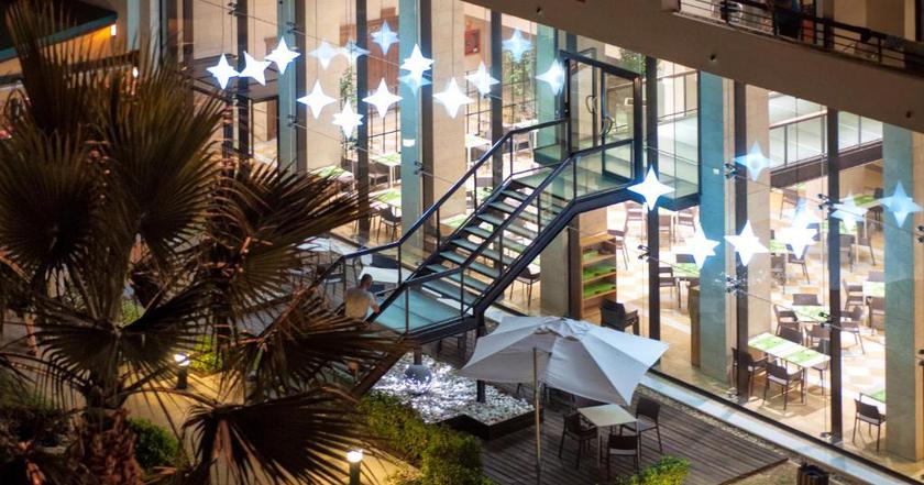 Imagen de los interiores del Hotel Estival Islantilla. Foto 7