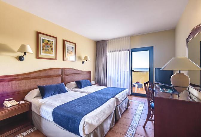 Imagen de la habitación del Hotel Estival Park Resort. Foto 7