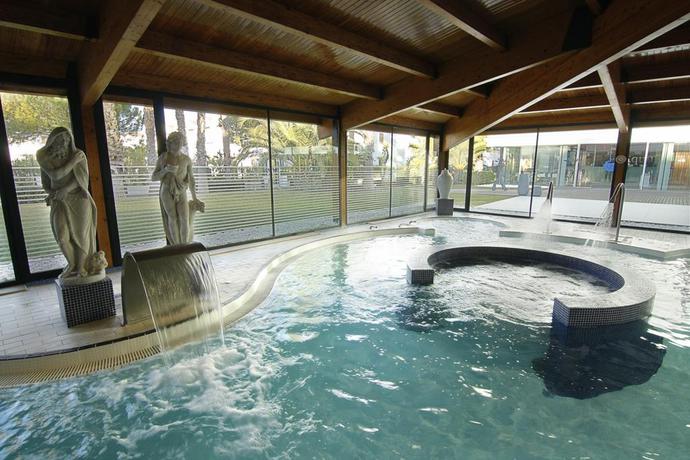 Imagen de la piscina del Hotel Estival Park Resort. Foto 13