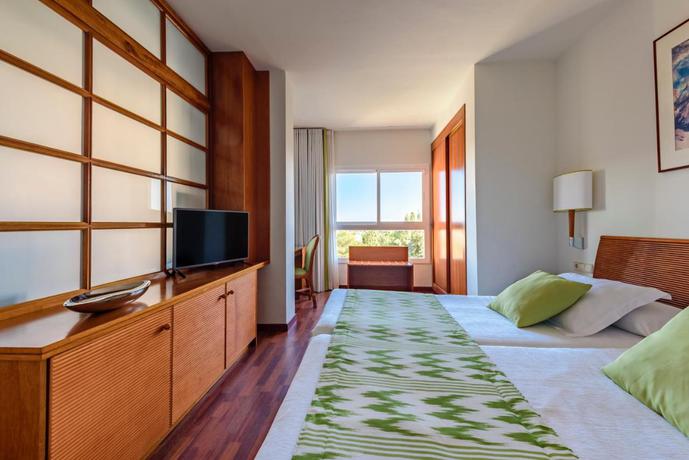Imagen de la habitación del Hotel Estival Park Silmar. Foto 4