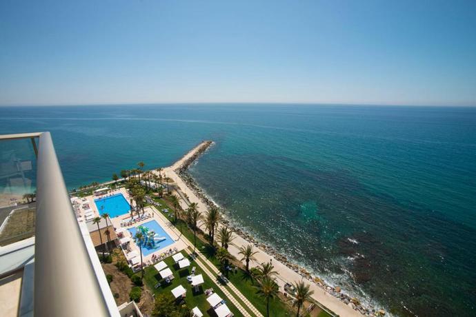 Imagen de los exteriores del Hotel Estival Torrequebrada. Foto 14