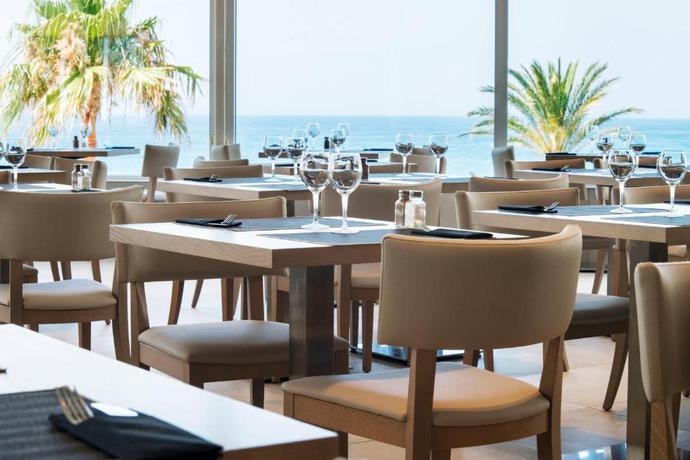 Imagen del bar/restaurante del Hotel Estival Torrequebrada. Foto 2