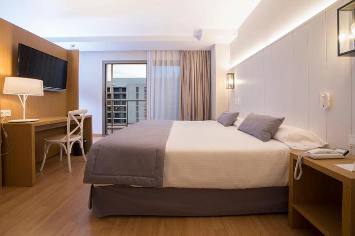 Imagen de la habitación del Hotel Estival Torrequebrada. Foto 4