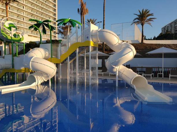 Imagen de la piscina del Hotel Estival Torrequebrada. Foto 21