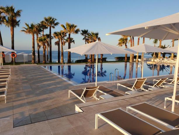 Imagen de la piscina del Hotel Estival Torrequebrada. Foto 22