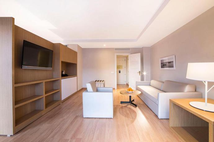 Imagen de la habitación del Hotel Estival Torrequebrada. Foto 10