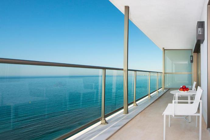 Imagen de los exteriores del Hotel Estival Torrequebrada. Foto 18