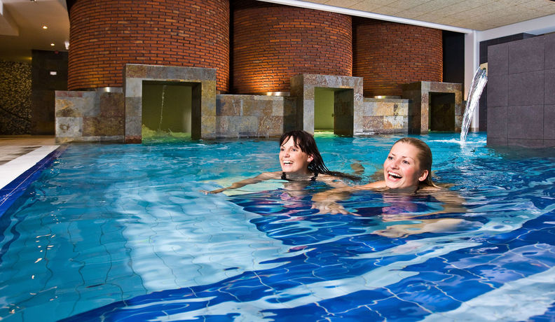 Imagen de la piscina del Hotel Estonia Medical Spa and. Foto 13
