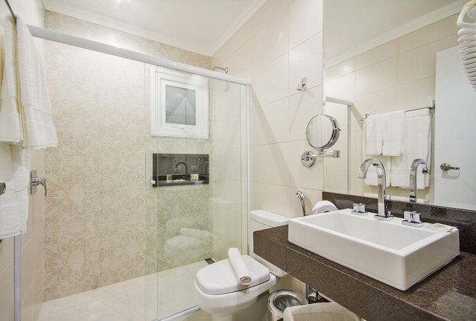 Imagen de la habitación del Hotel Estoril, Campos do Jordao. Foto 13
