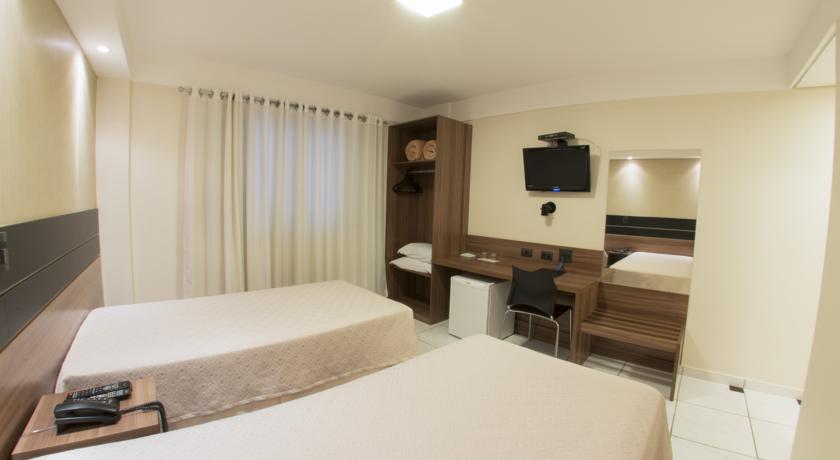 Imagen general del Hotel Estoril Mar&iacute;lia. Foto 9