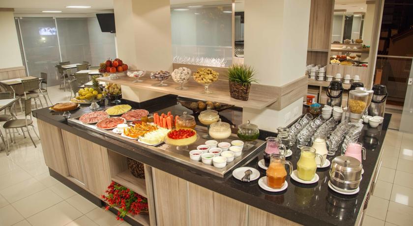 Imagen general del Hotel Estoril Mar&iacute;lia. Foto 11