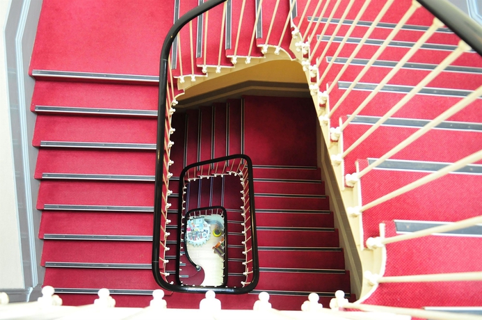 Imagen de los interiores del Hotel Estoril Porto. Foto 14