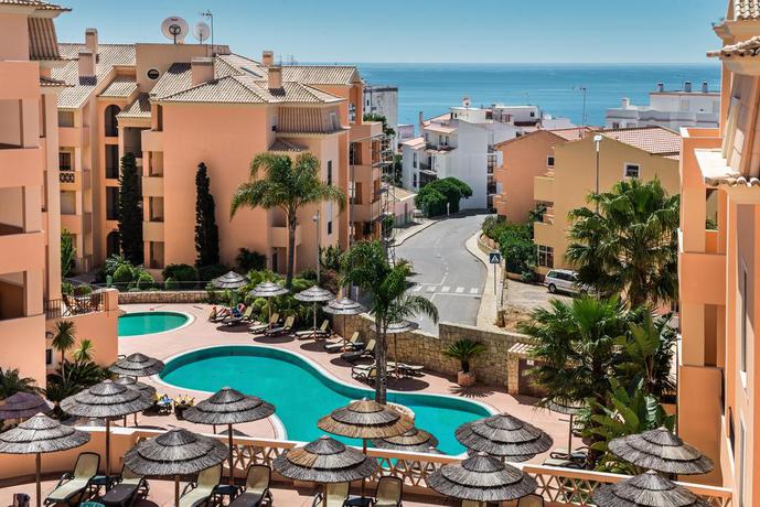 Imagen de los exteriores del Hotel Estrela Da Luz. Foto 11