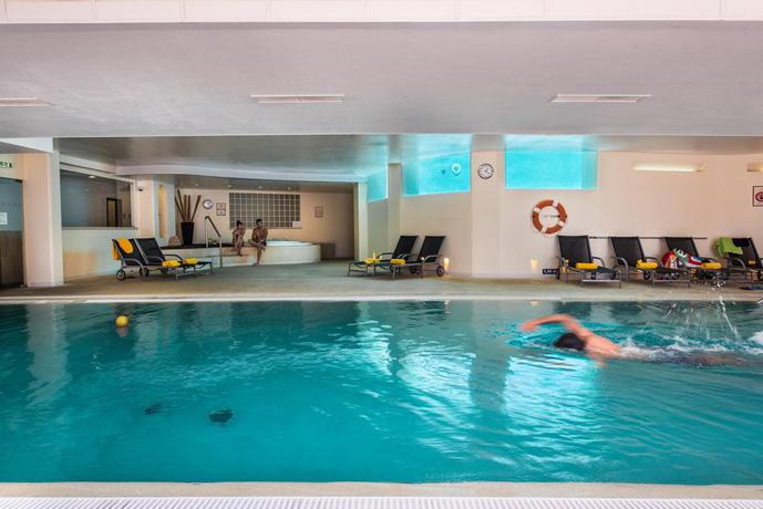 Imagen de la piscina del Hotel Estrela Da Luz. Foto 14