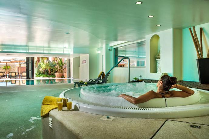 Imagen de los interiores del Hotel Estrela Da Luz. Foto 12