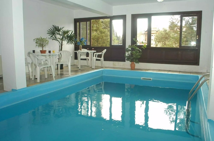 Imagen de la piscina del Hotel Estrelas Da Serra. Foto 10