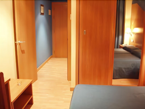 Imagen de la habitación del Hotel Estrella Del Alemar. Foto 9