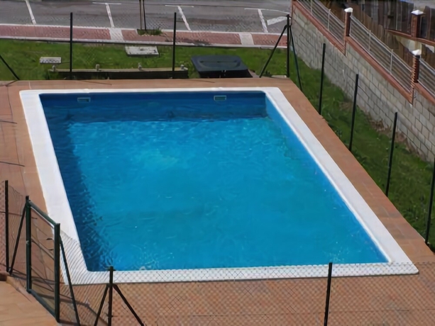 Imagen de la piscina del Hotel Estrella Del Alemar. Foto 19