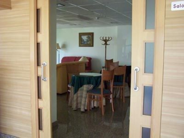 Imagen del bar/restaurante del Hotel Estrella Del Alemar. Foto 3