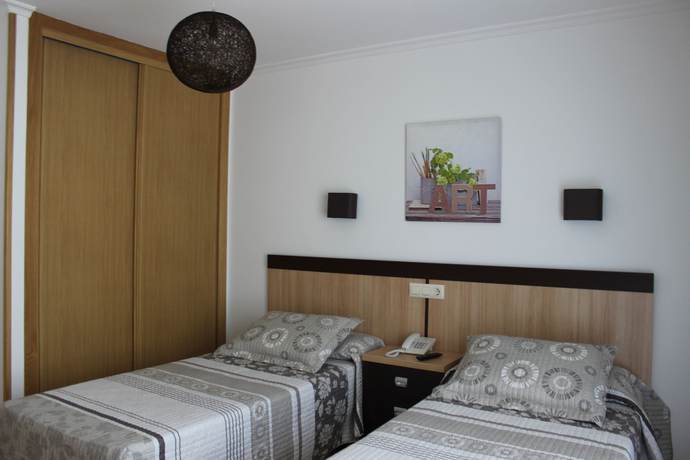 Imagen de la habitación del Hotel Estrella Del Mar, Lanzada. Foto 6