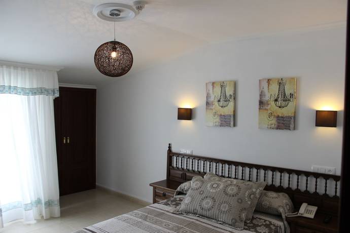 Imagen de la habitación del Hotel Estrella Del Mar, Lanzada. Foto 8