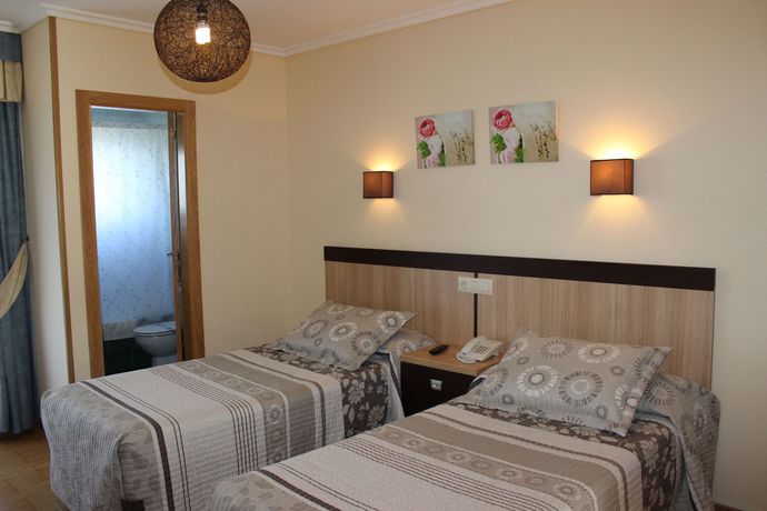 Imagen de la habitación del Hotel Estrella Del Mar, Lanzada. Foto 9