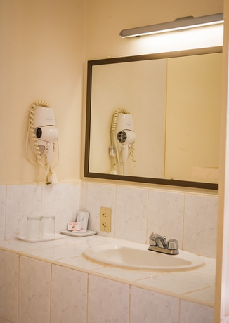 Imagen de la habitación del Hotel Estrella. Foto 6