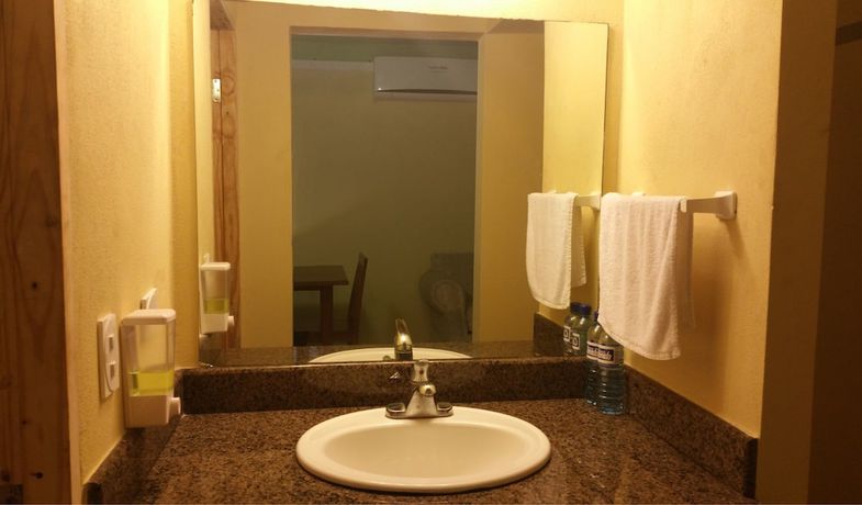 Imagen de la habitación del Hotel Estrella, Heroica Matamoros. Foto 11