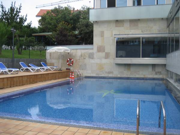Imagen de la piscina del Hotel Estrella del Norte, Isla. Foto 7