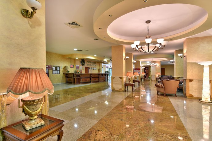 Imagen de los interiores del Hotel Estreya Palace and Residence. Foto 8