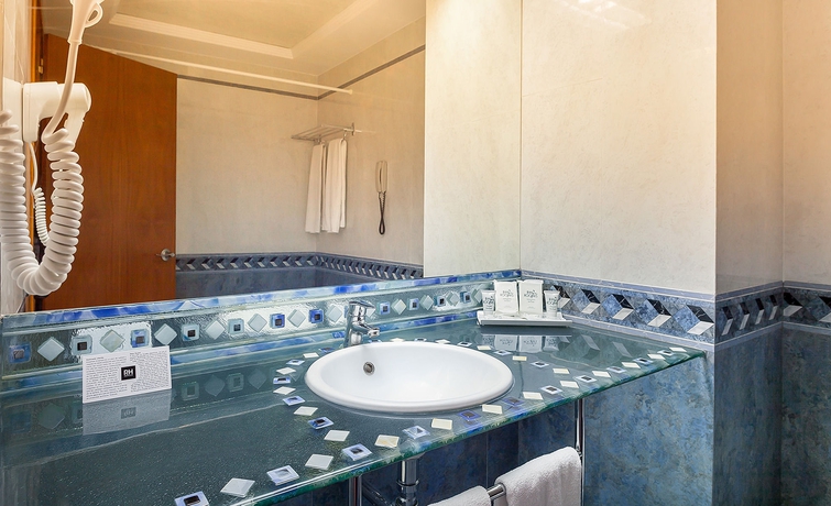 Imagen de la habitación del Hotel Estudios RH Vinaros. Foto 7