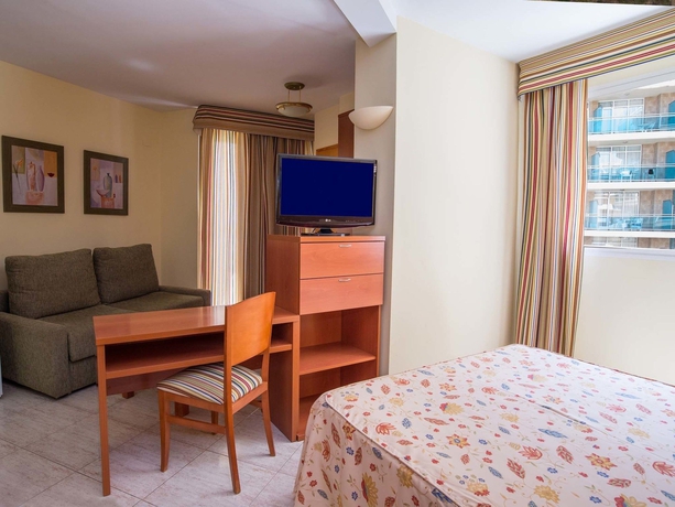 Imagen de la habitación del Hotel Estudios RH Vinaros. Foto 10