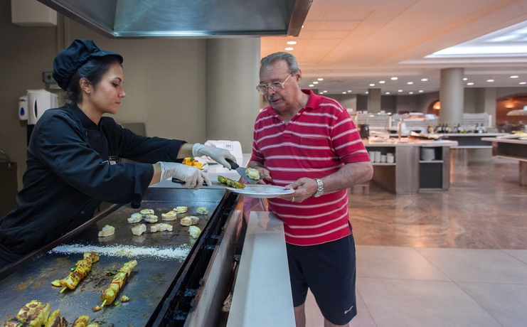 Imagen del bar/restaurante del Hotel Estudios RH Vinaros. Foto 5
