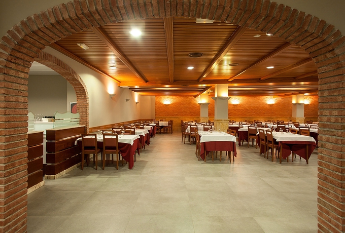 Imagen del bar/restaurante del Hotel Estudios RH Vinaros. Foto 6