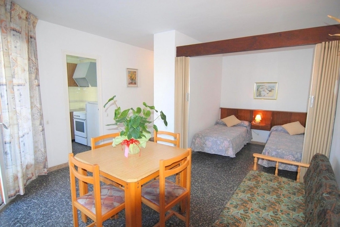 Imagen de la habitación del Hotel Estudios Zeus Aries. Foto 4