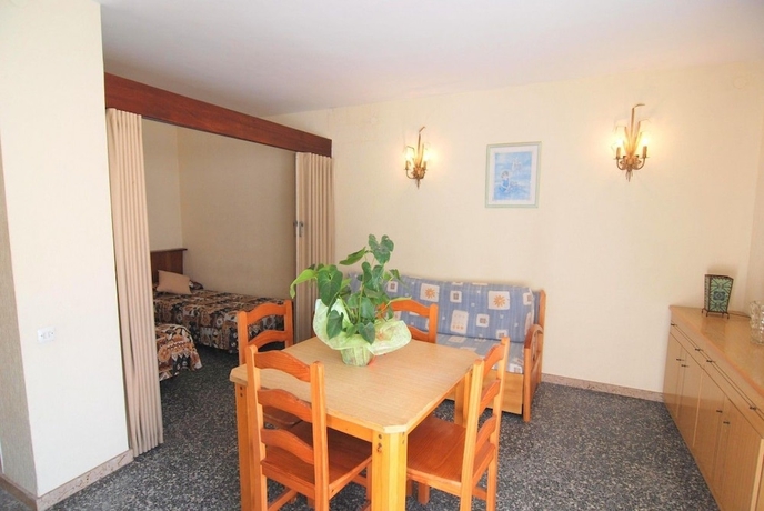 Imagen de la habitación del Hotel Estudios Zeus Aries. Foto 10