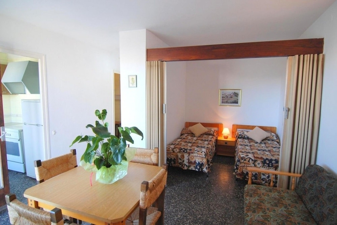 Imagen de la habitación del Hotel Estudios Zeus Aries. Foto 17