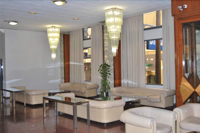 Imagen del bar/restaurante del Hotel Estudiotel Alicante. Foto 3