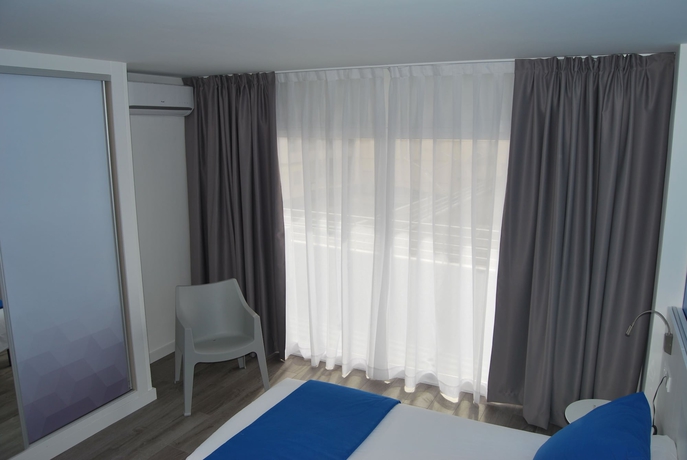 Imagen de la habitación del Hotel Estudiotel Alicante. Foto 8